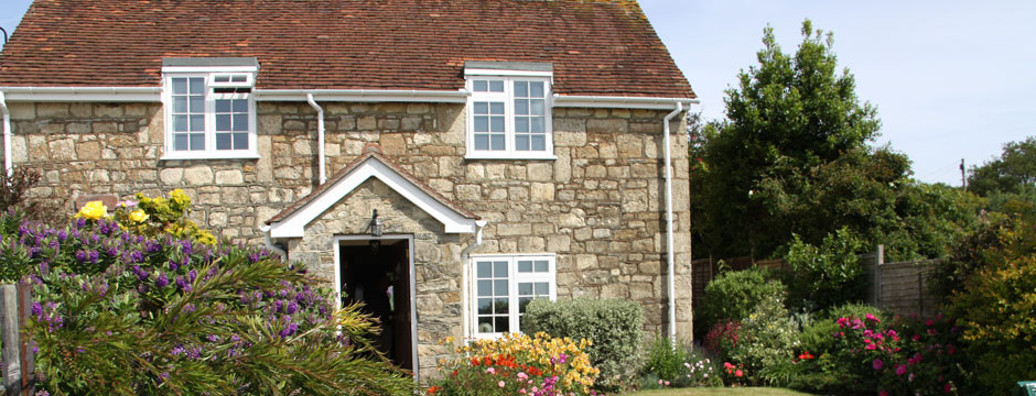 english self-catering cottages available at christmas